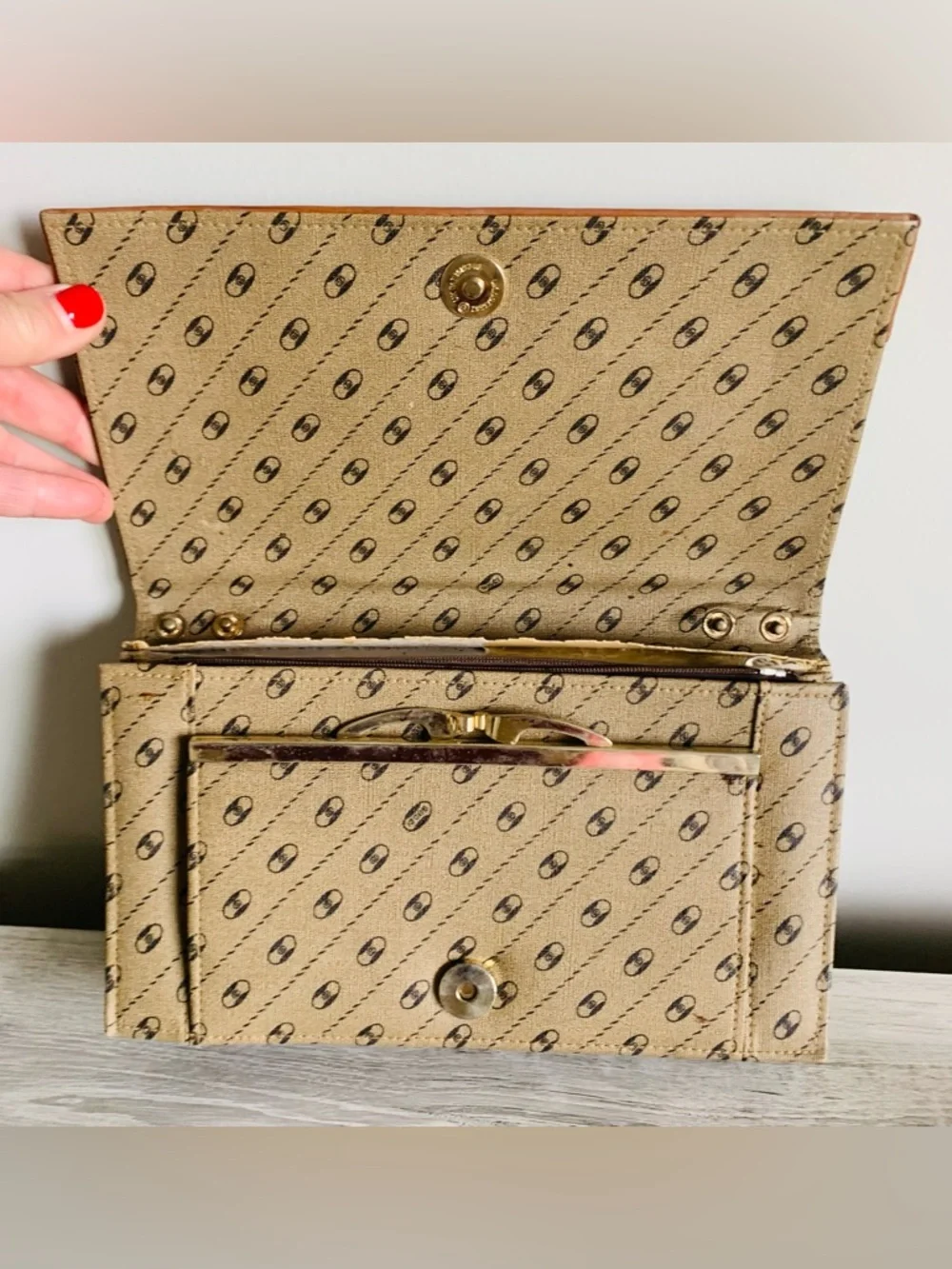 Rare Vintage GG Supreme Tan Clutch/Wallet - Picture 3 of 13